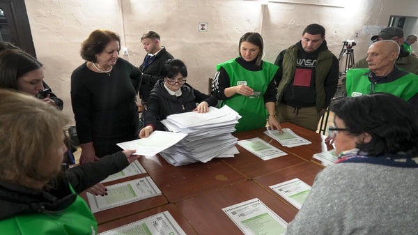 پیروزی حزب حاکم در انتخابات گرجستان و مخالفت احزاب همسو با غرب