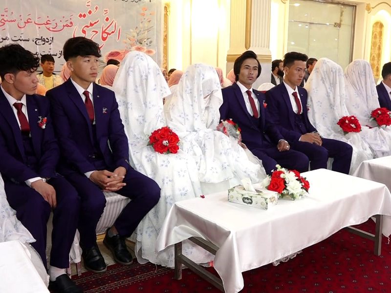 مراسم عروسی دسته‌جمعی ۶۰ زوج در غرب کابل برگزار شد