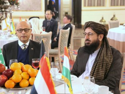 نشست هماهنگی سفیر امارت اسلامی برای حضور تجار افغان در نمایشگاه بین‌المللی کیش