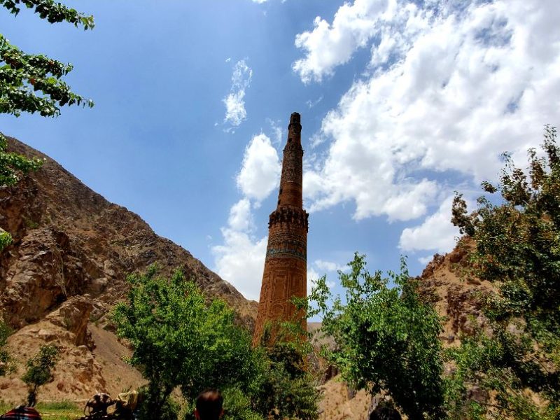 بازداشت پنج کاوشگر غیرقانونی در غور