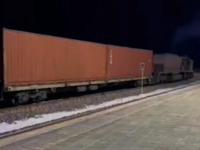 نخستین محموله ترانزیت ریلی هند از طریق راه آهن هرات – خواف به افغانستان وارد شد