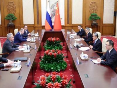 گفتگوی مقامات چین و روسیه درباره افغانستان