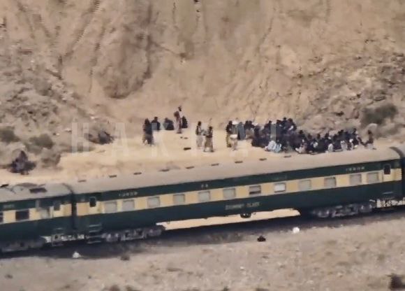 پایان عملیات آزادی گروگانها در پاکستان؛ 33 مهاجم مسلح کشته شدند
