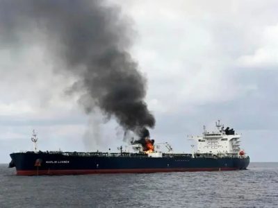 ناو آمریکا در دریای سرخ موشک‌باران شد