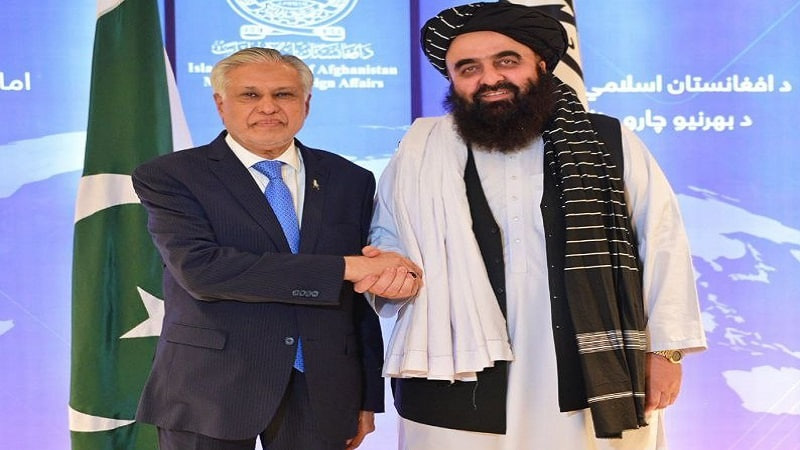 متقی خواستار بازگشت با عزت افغانها از پاکستان شد