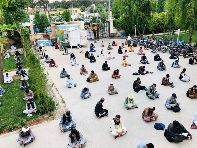۴۷۰ جوان هراتی در رقابت بزرگ کتاب‌خوانی با محوریت «مسئولیت جوانان» شرکت کردند