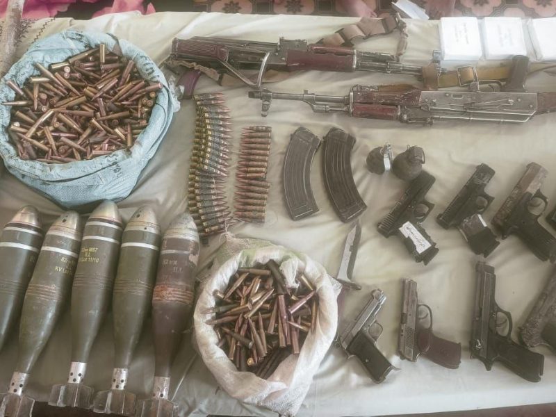 کشف و ضبط مقدار قابلتوجهی سلاح و مهمات توسط پولیس بادغیس در شش ماه گذشته