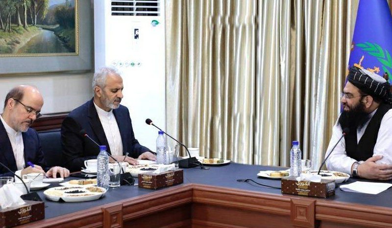 توافقات تازه میان کابل و تهران؛ معافیت جریمه ویزا و لغو تعرفه‌های گمرکی برای مهاجرین افغان