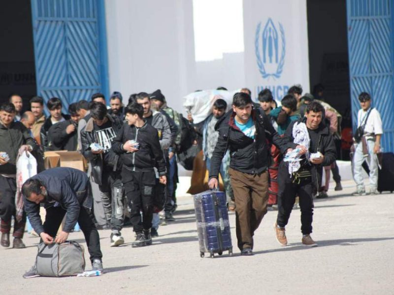کاهش چشمگیر بازگشت مهاجران افغان از مرز اسلام‌قلعه