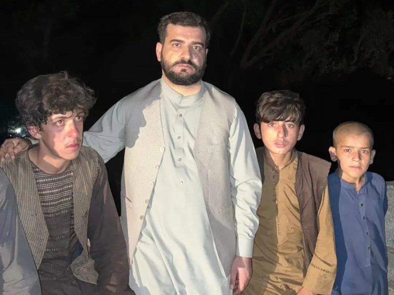 گفتگو با سید محمد شیرزادی درباره وضعیت زلزلهزدگان کنر: کمکهای مردمی بسنده نیست/ نهادهای جهانی وارد شوند