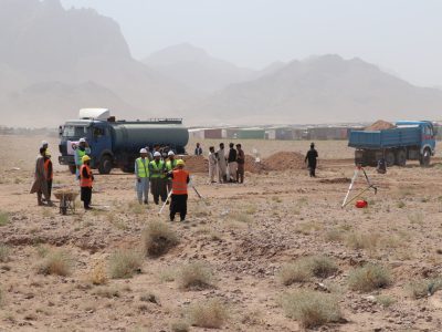 آگاهان اقتصادی: حکومت بر توسعه زیربناها به عنوان ستون‌های مستحکم اقتصاد کشور تلاش کند