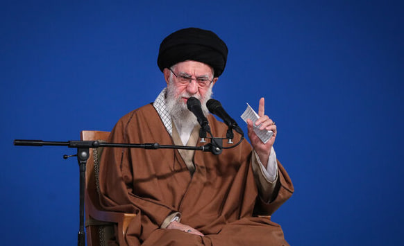 رهبر انقلاب ایران: غنی‌سازی را متوقف نمی‌کنیم