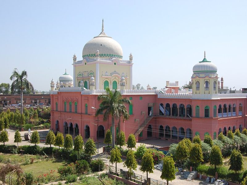 دیدار وزیر خارجه امارت اسلامی با عالمان و دانشجویان در دارالعلوم دیوبند هند