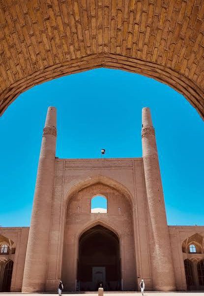 کنفرانسی برای نجات حافظه سنگ و خاک؛ بازخوانی اهمیت آبده‌های تاریخی ولسوالی گذره در هرات