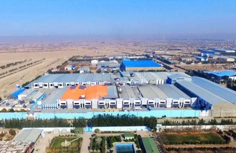 افزایش اشتغال مهاجران بازگشته در هرات؛ بیش از ۱۳ هزار تن در شهرک صنعتی مصروف کارند