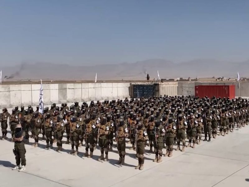 فارغالتحصیلی ۷۰۰ سرباز جوان از مرکز آموزشی قول اردوی ۲۰۷ الفاروق؛ نسل تازهای از نیروهای نظامی آماده خدمت شدند