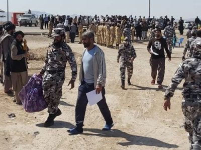 چهارمین کاروان زندانیان افغان از ایران وارد هرات شد؛ ۲۱۱ محکوم به کشور منتقل شدند