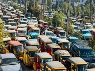 هرات در مسیر ساماندهی؛ کمیسیون نظم شهری طرح‌های کاهش ازدحام را بررسی کرد