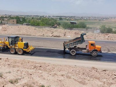 افغانستان و ایران بر تکمیل سرک میل ۷۸ فراه و گسترش همکاری‌های زیربنایی تأکید کردند