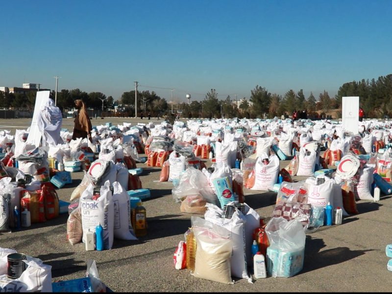 آغاز توزیع بستههای غذایی برای یک هزار خانواده مهاجر برگشته در هرات