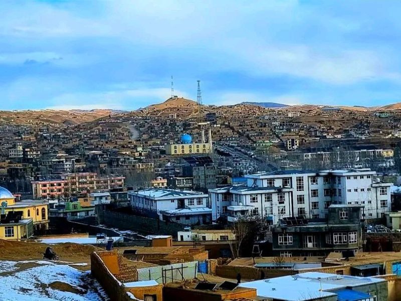 دیدار وزیر ترانسپورت با والی غور؛ تأکید بر بررسی آغاز پروازها