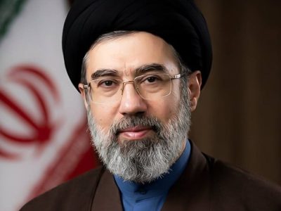 آیتالله سید مجتبی خامنهای به عنوان سومین رهبر جمهوری اسلامی ایران معرفی شد