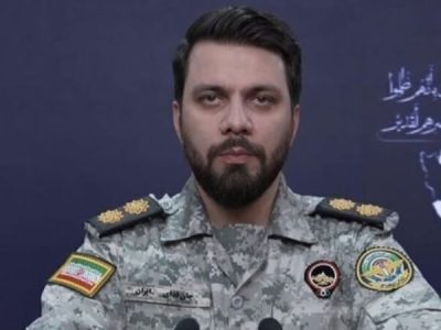 سپاه پاسداران: آمریکا با خودش مذاکره می‌کند