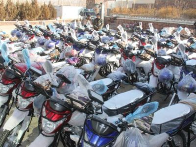 تجهیز پولیس غور به وسایط سبک؛ توزیع ۱۰۰ عراده موترسایکل برای عملیات در مناطق صعب‌العبور