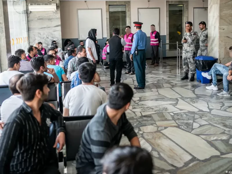 اتریش در پی دور زدن موانع حقوقی اخراج مهاجران افغانستان