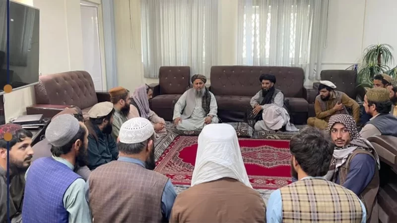 توزیع بیش از ۱۲۰۰ نمره زمین برای مهاجرین برگشت‌کننده در ننگرهار