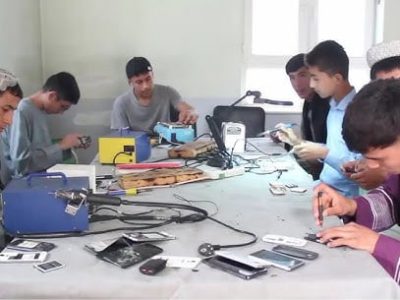 وقتی جوان اولویت قرار میگیرد؛ از گرافیک و برق تا زراعت و مالداری در یک مرکز آموزشی در بلخ