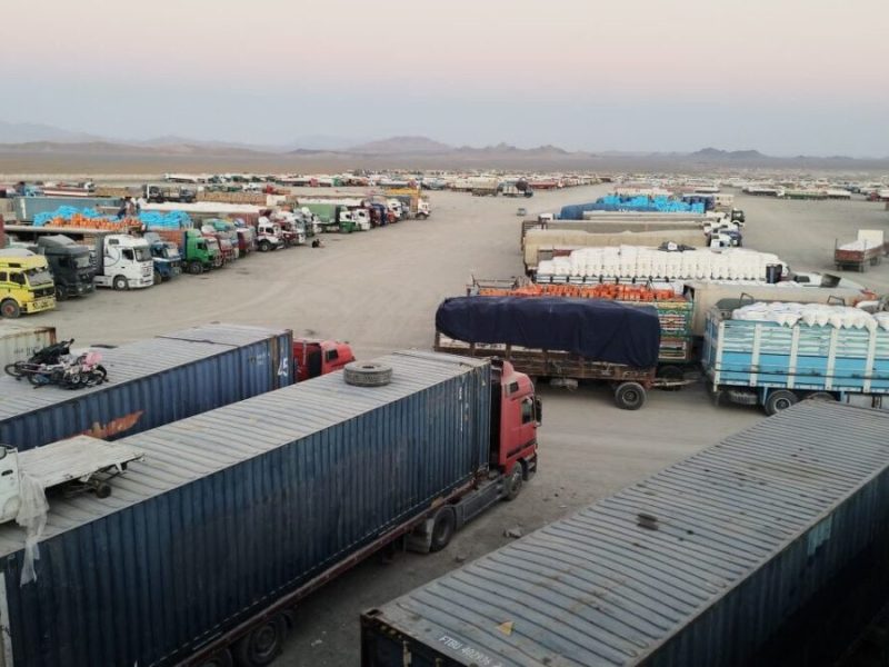 بازپسگیری زمینهای دولتی در فراه؛ ۲۰۰ دکان در بندر ابونصر فراهی تخریب شد