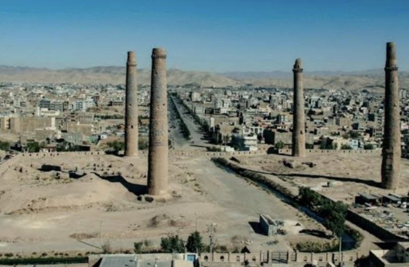 والی هرات از وزارت اطلاعات و فرهنگ کشور خواست «مصلی» هرات را مرمت کند