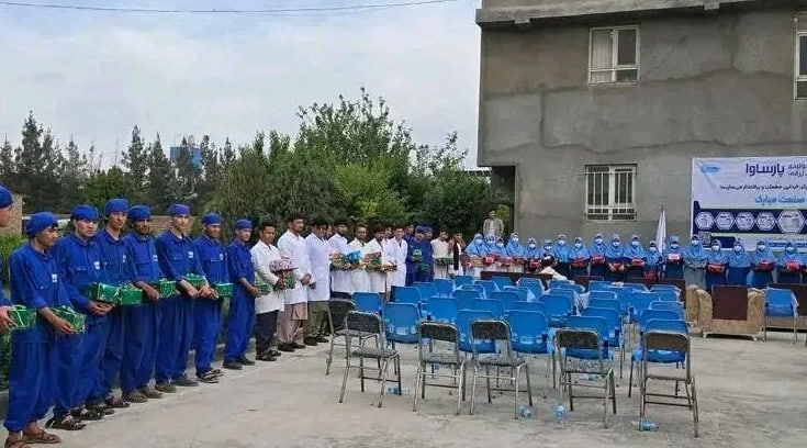 تقدیر از کارگران؛ یک شرکت دواسازی در هرات معاش کارمندان خود را افزایش داد