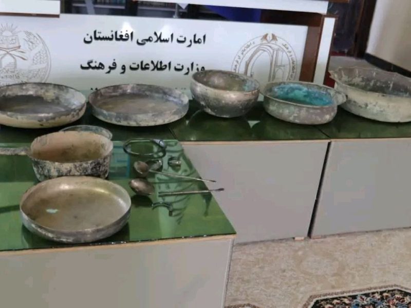 13 اثر تاریخی و باستانی تازه کشف شده در غور به موزیم منتقل شد