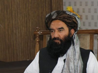 انتقاد وزیر سرحدات امارت اسلامی از سیاسیون خارج‌نشین