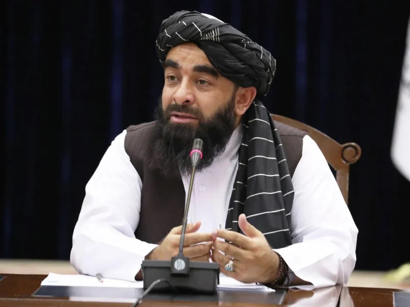 مجاهد: یوناما نتوانسته میان افغانستان و جامعه جهانی میانجی‌گری مؤثری داشته باشد