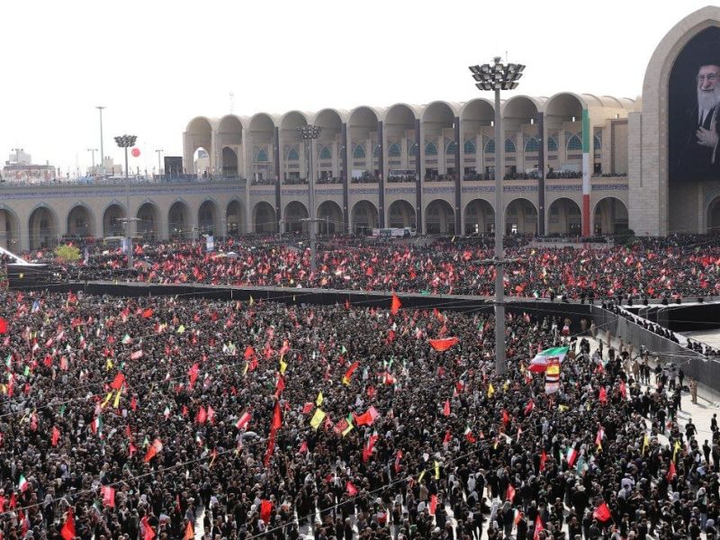 تشییع میلیونی رهبر فقید و شهید ایران آغاز شد