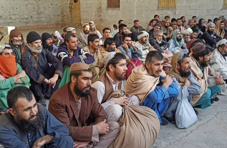 تداوی 52 معتاد در غور؛ روند تداوی مبتلایان به مواد مخدر ادامه دارد