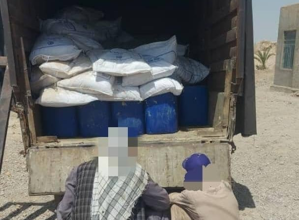 بازداشت دو قاچاقبر با ۲.۳ تُن مواد اولیه برای ساخت مواد مخدر در فراه