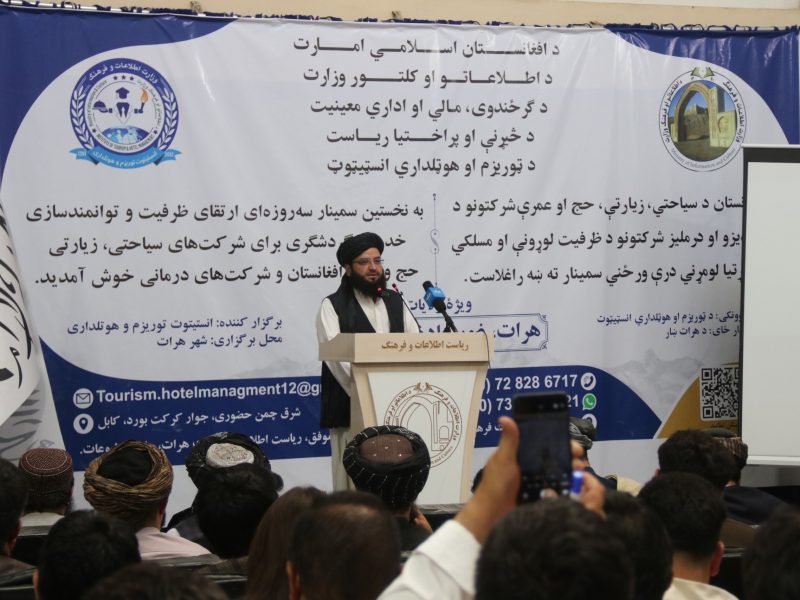 رئیس جدید اداره فرهنگ هرات با تعهد به همکاری با رسانه‌ها به فعالیت آغاز کرد