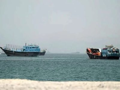 آکسیوس: ایران و عمان به توافق موقت برای بازگشایی تنگه هرمز نزدیک شده‌اند