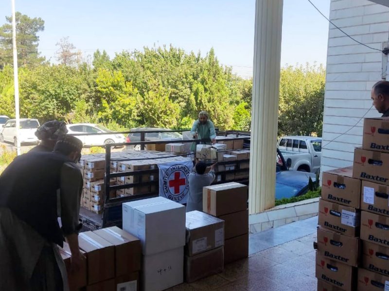 صلیب سرخ بستههای صحی به هرات، غور و بادغیس کمک کرد