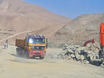 کار ساخت ۵۰ کیلومتر از سرک حلقوی لامان ـ قیصار در بادغیس ادامه دارد