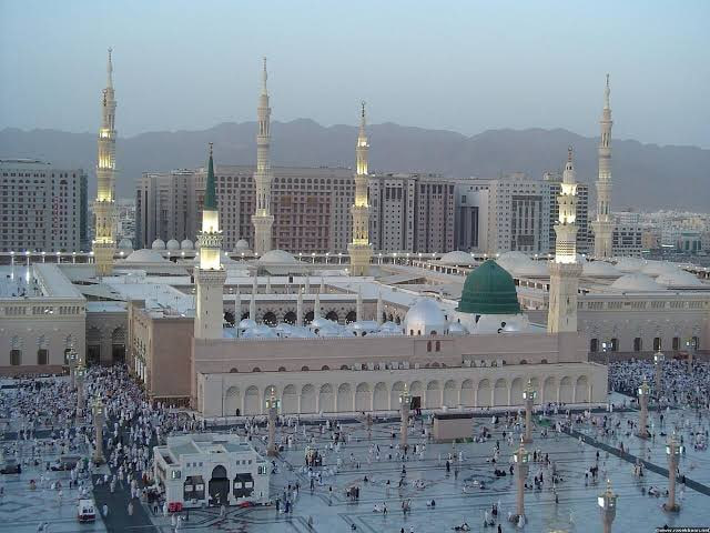 سالروز ولادت پیامبر اسلام (ص) و امام جعفر صادق (ع)؛ یادآورد صلح و رحمت