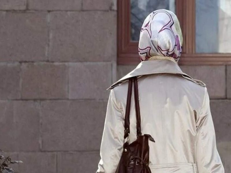اخراج یک معلم زن در بلجیم به دلیل خودداری از برداشتن حجاب