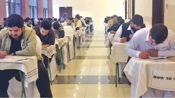 پاکستان روند آموزشی دانشجویان افغان در رشته‌های طب و طب دندان را متوقف کرد
