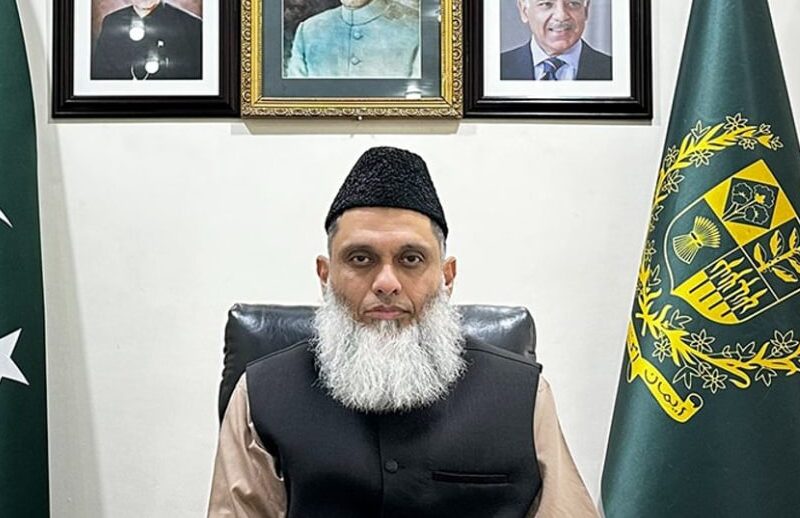 امارت اسلامی کاردار پاکستان را احضار کرد
