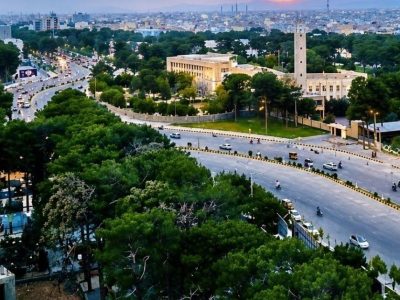 والی هرات و سرکنسول امارت اسلامی در مشهد درباره مهاجران افغان گفتگو کرد