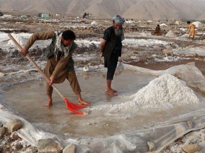 استخراج معدن نمک ۱۵ میلیون افغانی در فراه آغاز شد